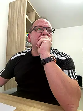 Snapshot of coupleLatinaLovers chatting on 01-12-26, 08:19 coupleLatinaLovers online show from 01-12-26, 08:19