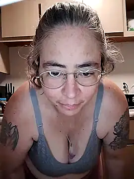 Snapshot of GraceHenderson chatting on 02-12-25, 09:54 GraceHenderson online show from 02-12-25, 09:54
