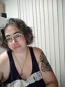 Snapshot of GraceHenderson chatting on 02-18-25, 05:10 GraceHenderson online show from 02-18-25, 05:10