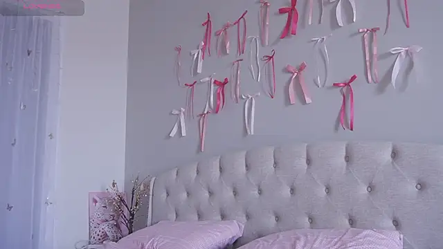 Snapshot of yumisunn chatting on 02-23-26, 03:26 yumisunn online show from 02-23-26, 03:26