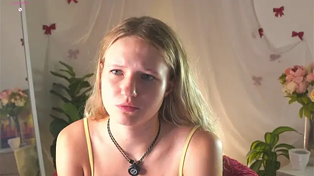 Snapshot of MaydaFoulk chatting on 06-28-26, 11:33 MaydaFoulk online show from 06-28-26, 11:33