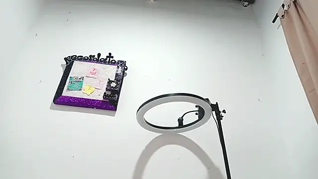 PetiteIvoryQueen19 online show from 03-05-25, 04:13