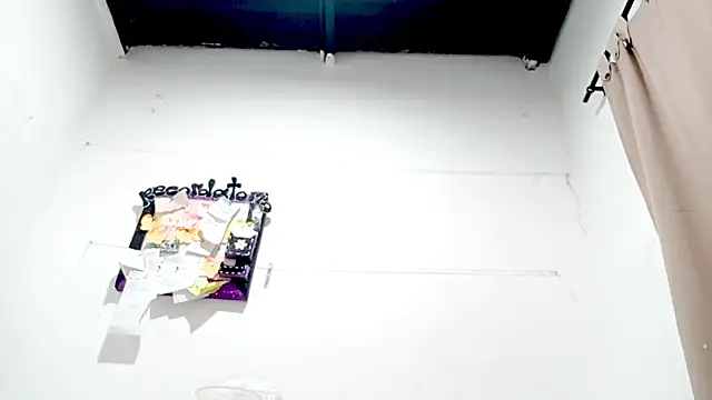 PetiteIvoryQueen19 online show from 10-01-25, 06:41