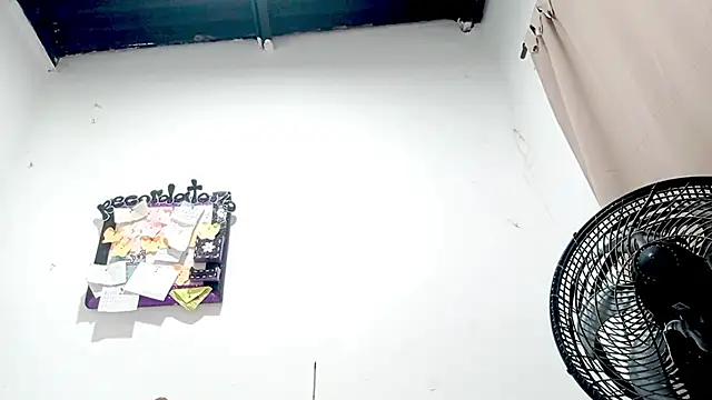 PetiteIvoryQueen19 online show from 10-18-25, 05:21