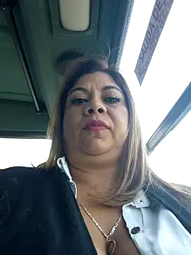 Laura-Hernandez online show from 03-04-26, 02:12