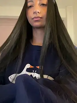 Snapshot of aly_golden_ chatting on 12-21-24, 07:45 aly golden online show from 12-21-24, 07:45