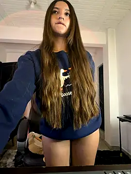 Snapshot of aly_golden_ chatting on 11-19-25, 06:24 aly golden online show from 11-19-25, 06:24