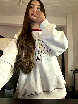 Snapshot of aly_golden_ chatting on 01-09-26, 09:23 aly golden online show from 01-09-26, 09:23