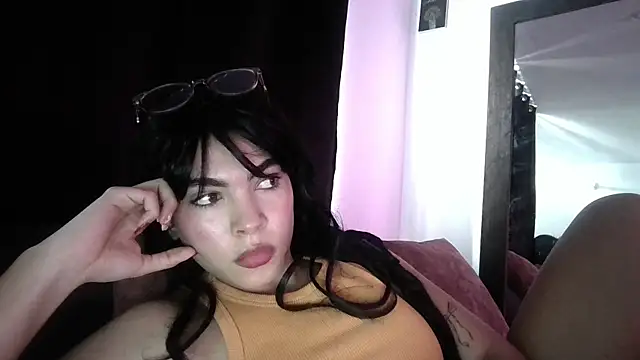 Kiri Cutee online show from 03-18-25, 08:04