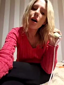 YourJuliena online show from 12-31-24, 02:58