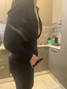 Snapshot of Porcella96 chatting on 03-18-25, 08:03 Porcella96 online show from 03-18-25, 08:03