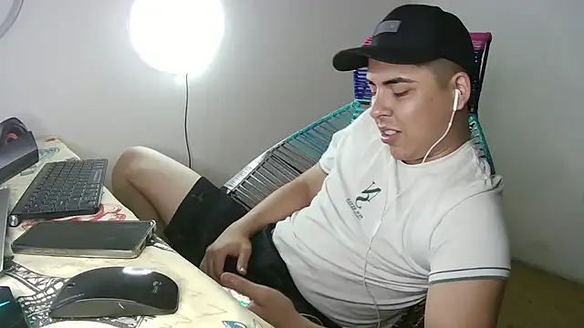 Snapshot of CARKIS-69 chatting on 01-28-25, 09:50 CARKIS-69 online show from 01-28-25, 09:50