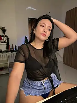 Snapshot of Abril10_ chatting on 12-18-24, 02:06 Abril10 online show from 12-18-24, 02:06