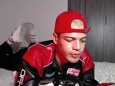 SWEET MIGUEL online show from 10-21-25, 02:45