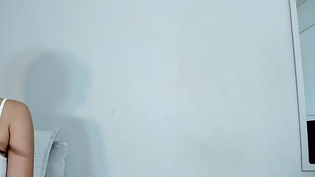 Maia W10 online show from 01-25-25, 03:52