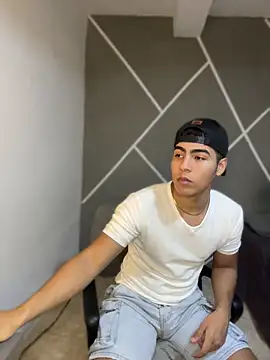 Snapshot of Diegobaby-18 chatting on 04-16-26, 03:07 Diegobaby-18 online show from 04-16-26, 03:07