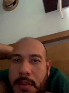 Snapshot of kioluy chatting on 09-20-25, 02:51 kioluy online show from 09-20-25, 02:51