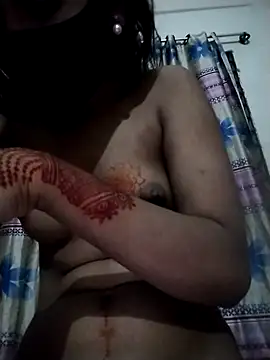 Snapshot of Nadia-2 chatting on 10-24-25, 09:33 Nadia-2 online show from 10-24-25, 09:33