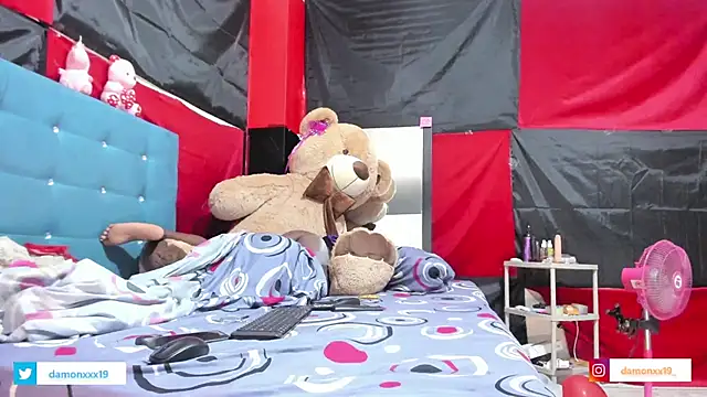 Snapshot of daamonxxx19 chatting on 03-09-25, 02:39 daamonxxx19 online show from 03-09-25, 02:39