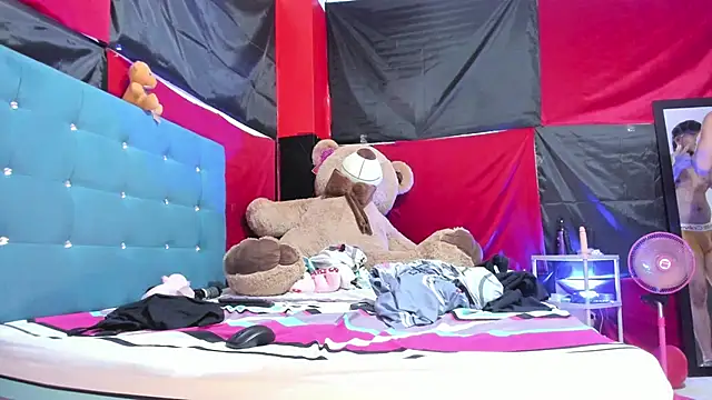 Snapshot of daamonxxx19 chatting on 03-12-25, 08:41 daamonxxx19 online show from 03-12-25, 08:41