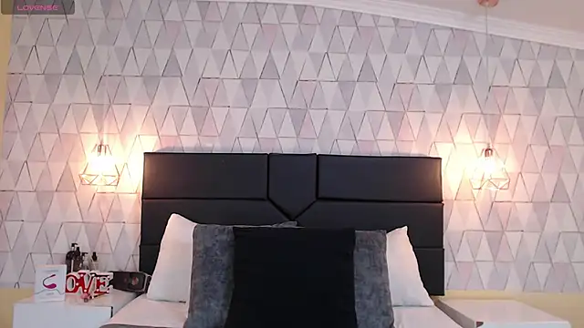 Snapshot of JustinePerry chatting on 02-04-25, 04:15 JustinePerry online show from 02-04-25, 04:15