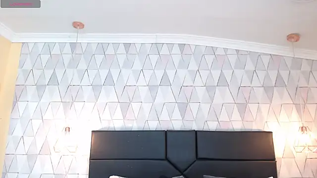 Snapshot of JustinePerry chatting on 02-13-25, 04:00 JustinePerry online show from 02-13-25, 04:00