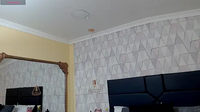 Snapshot of JustinePerry chatting on 03-06-25, 04:08 JustinePerry online show from 03-06-25, 04:08