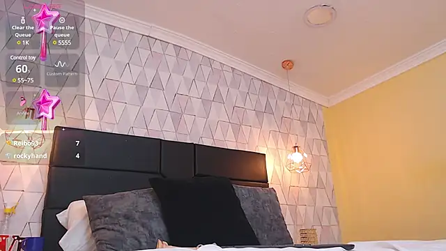 Snapshot of JustinePerry chatting on 03-23-25, 06:58 JustinePerry online show from 03-23-25, 06:58