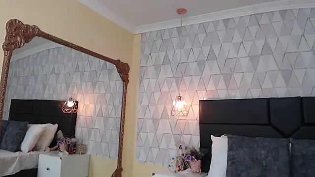 Snapshot of JustinePerry chatting on 09-17-25, 03:19 JustinePerry online show from 09-17-25, 03:19