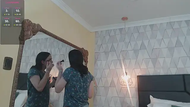 Snapshot of JustinePerry chatting on 09-20-25, 03:51 JustinePerry online show from 09-20-25, 03:51