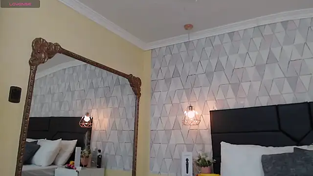 Snapshot of JustinePerry chatting on 10-07-25, 03:25 JustinePerry online show from 10-07-25, 03:25