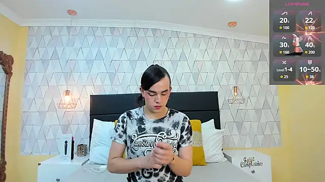 Snapshot of JustinePerry chatting on 10-17-25, 03:20 JustinePerry online show from 10-17-25, 03:20