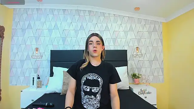 Snapshot of JustinePerry chatting on 10-20-25, 03:40 JustinePerry online show from 10-20-25, 03:40