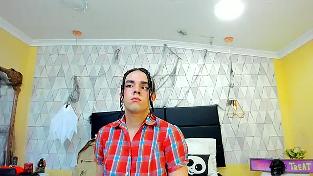 Snapshot of JustinePerry chatting on 10-31-25, 03:40 JustinePerry online show from 10-31-25, 03:40