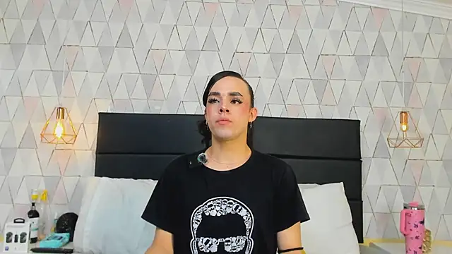 Snapshot of JustinePerry chatting on 12-01-25, 03:33 JustinePerry online show from 12-01-25, 03:33