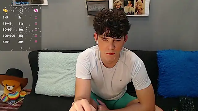 Snapshot of Angelo-cianuro- chatting on 12-04-24, 11:02 Angelo-cianuro- online show from 12-04-24, 11:02