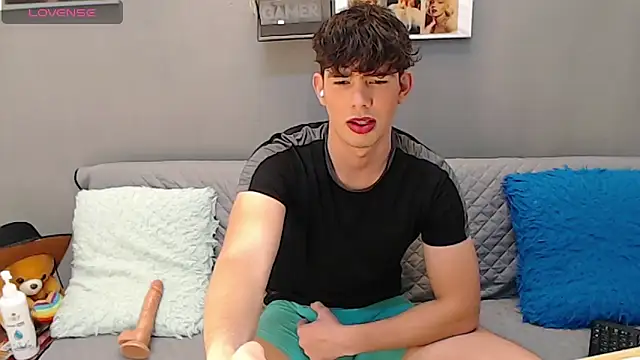 Snapshot of Angelo-cianuro- chatting on 01-07-25, 11:35 Angelo-cianuro- online show from 01-07-25, 11:35