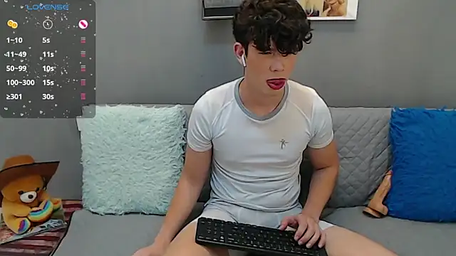 Snapshot of Angelo-cianuro- chatting on 01-25-25, 11:32 Angelo-cianuro- online show from 01-25-25, 11:32