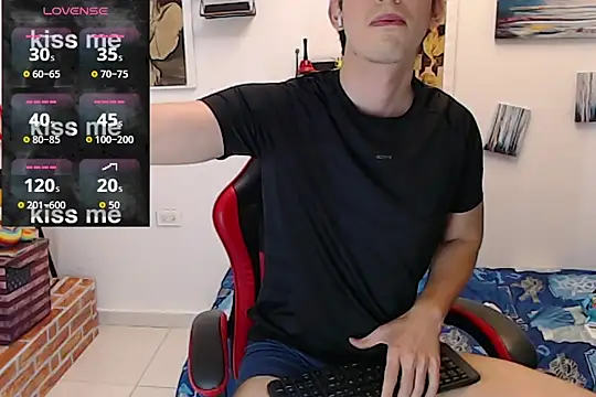 Snapshot of Angelo-cianuro- chatting on 10-01-25, 10:49 Angelo-cianuro- online show from 10-01-25, 10:49