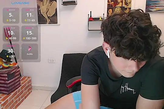 Snapshot of Angelo-cianuro- chatting on 10-18-25, 12:13 Angelo-cianuro- online show from 10-18-25, 12:13