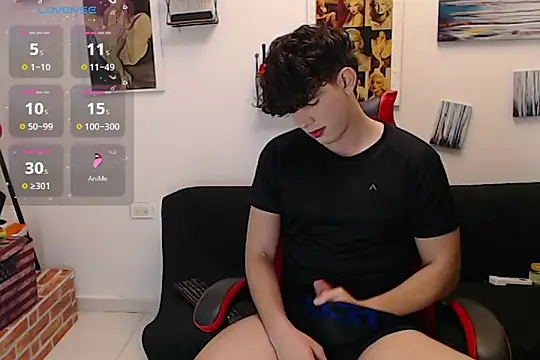 Snapshot of Angelo-cianuro- chatting on 10-22-25, 10:20 Angelo-cianuro- online show from 10-22-25, 10:20