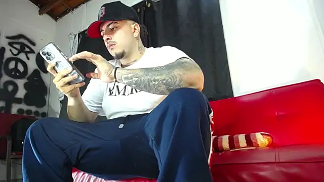 Snapshot of Dexter-T chatting on 01-07-25, 03:03 Dexter-T online show from 01-07-25, 03:03