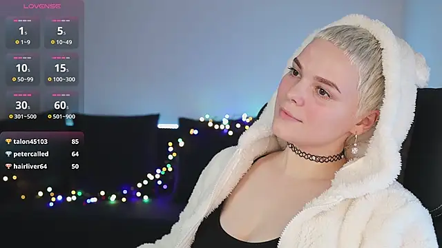 LikaBerry1 online show from 02-06-25, 09:28