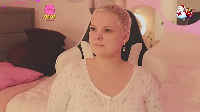 Snapshot of LikaBerry1 chatting on 01-15-26, 05:05 LikaBerry1 online show from 01-15-26, 05:05