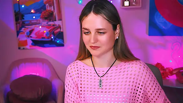 Snapshot of DeboraLarson chatting on 12-13-24, 04:05 DeboraLarson online show from 12-13-24, 04:05