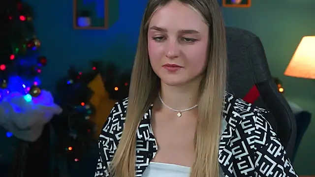 Snapshot of DeboraLarson chatting on 12-20-24, 07:12 DeboraLarson online show from 12-20-24, 07:12