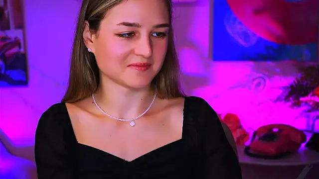 Snapshot of DeboraLarson chatting on 01-13-25, 04:28 DeboraLarson online show from 01-13-25, 04:28