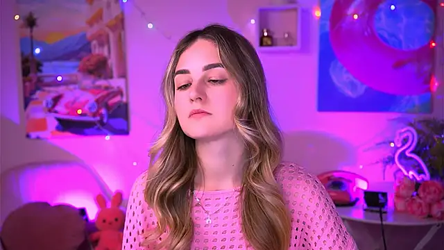 Snapshot of DeboraLarson chatting on 02-17-25, 07:31 DeboraLarson online show from 02-17-25, 07:31