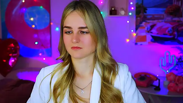 Snapshot of DeboraLarson chatting on 03-16-25, 03:47 DeboraLarson online show from 03-16-25, 03:47