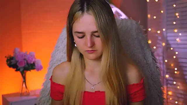 Snapshot of DeboraLarson chatting on 09-26-25, 03:43 DeboraLarson online show from 09-26-25, 03:43